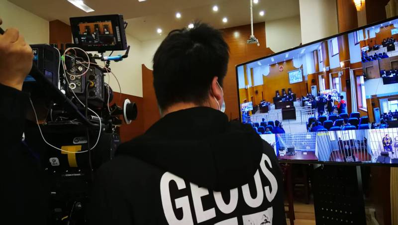 AI生成VS人工创意——磁县广告片拍摄公司的技术浪漫主义实践